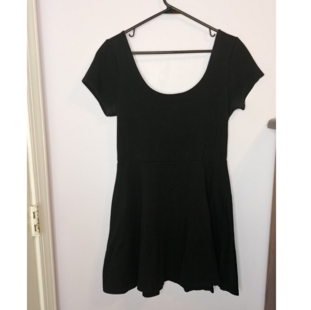 Forever 21 Black scoop neck mini skater dress